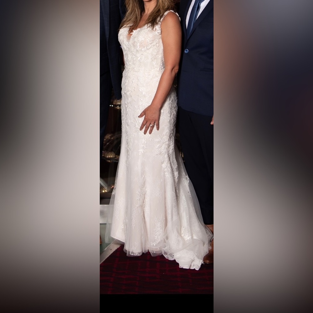 Demetrios 2 piece wedding gown size 10 hemmed for 4’11” girl with 4 in h…